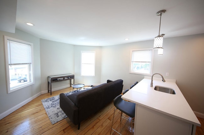 10 Trenton St Unit 2