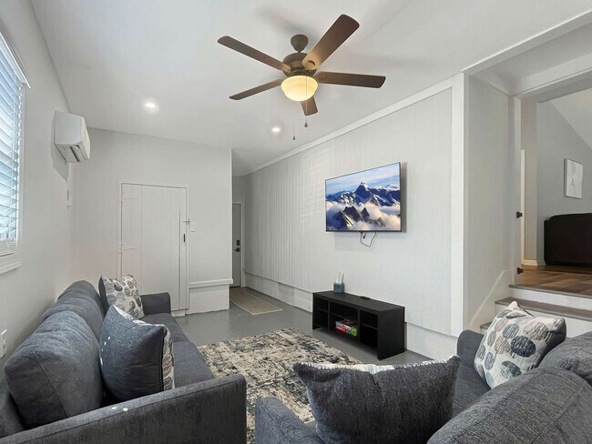 Photo - 501 W 9th St Unidad ID1369214P