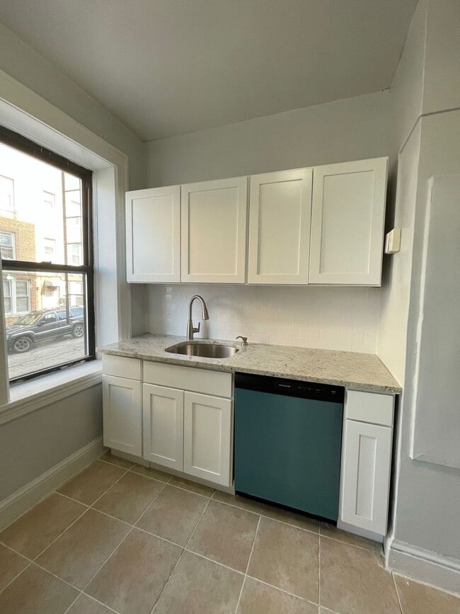 Photo - Hill Manor - Renovated Apartments Near Train Station