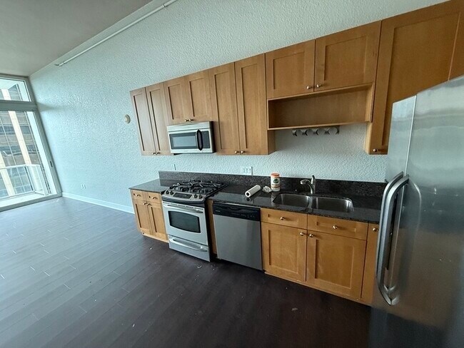 Photo - 150 E Robinson St