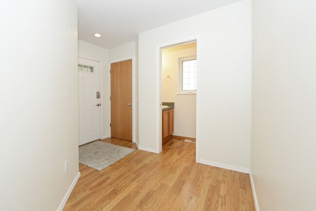 Photo - 264 Dailey Ave