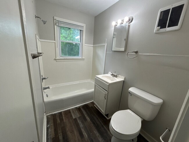 Photo - 55 Cloverdale St