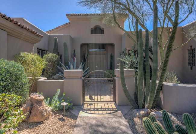 7723 E Cassia Cir