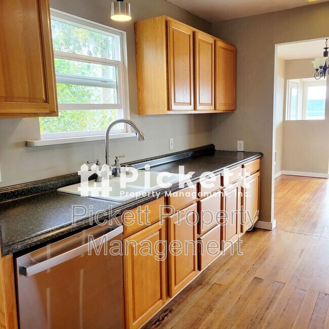 Photo - 2821 Erlands Beach Loop NW