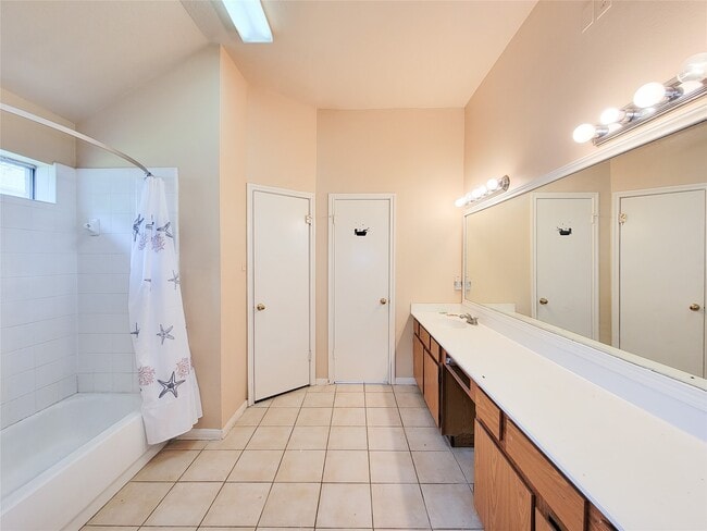 Building Photo - 22918 Pine Mist Ln Rental