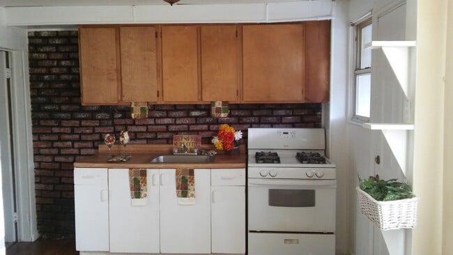 Photo - 3719 Saint Victor St