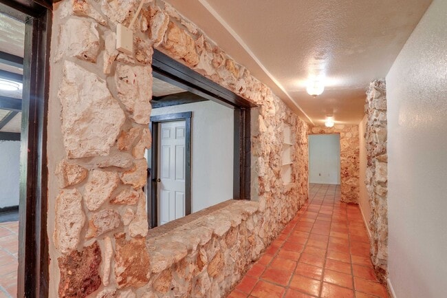 Photo - 2960 Leslie Dr