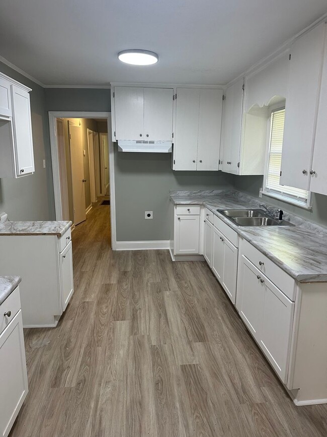 Photo - 205 Wildwood Terrace