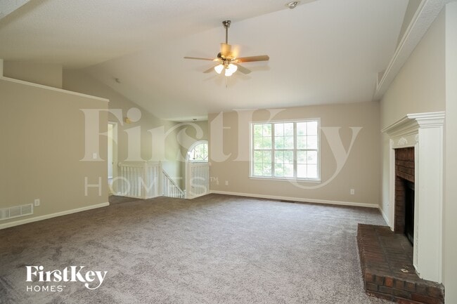 Photo - 703 Hearthstone Crossing