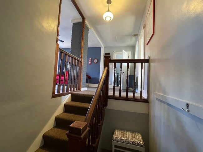 Photo - 263W Unit 263.5W - Upstairs