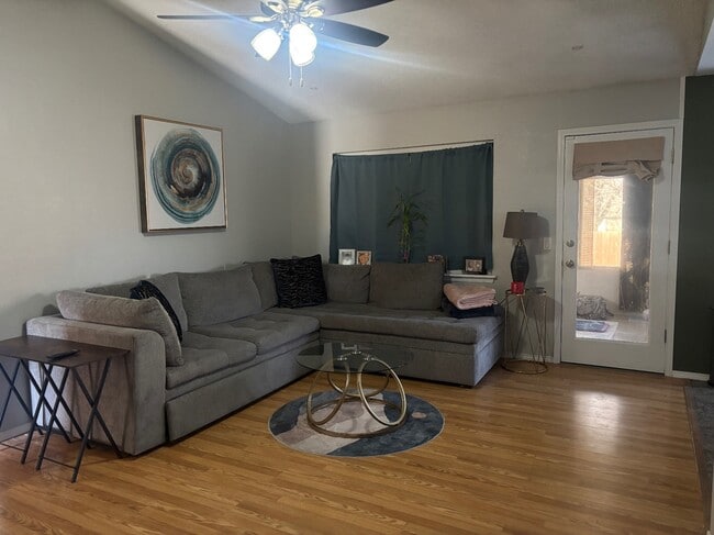 Photo - 3114 S Maple Pl