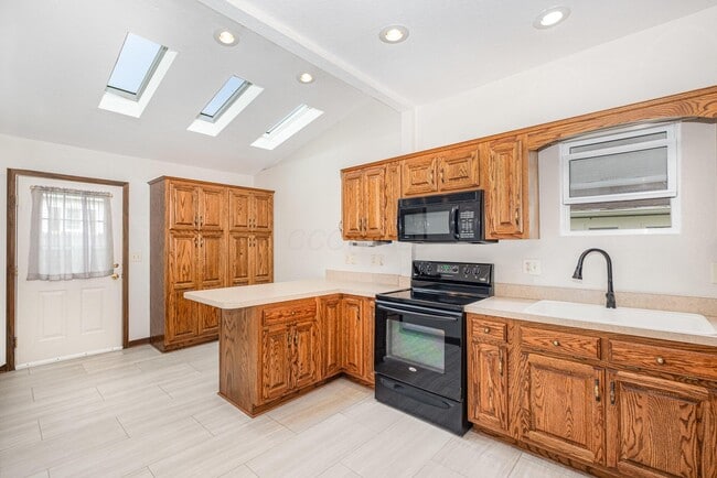 Photo - 601 E Gambier St
