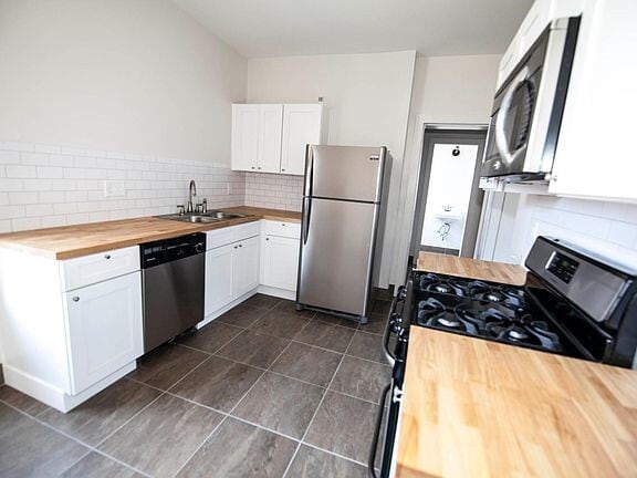 Kitchen - 468 W McMicken Ave
