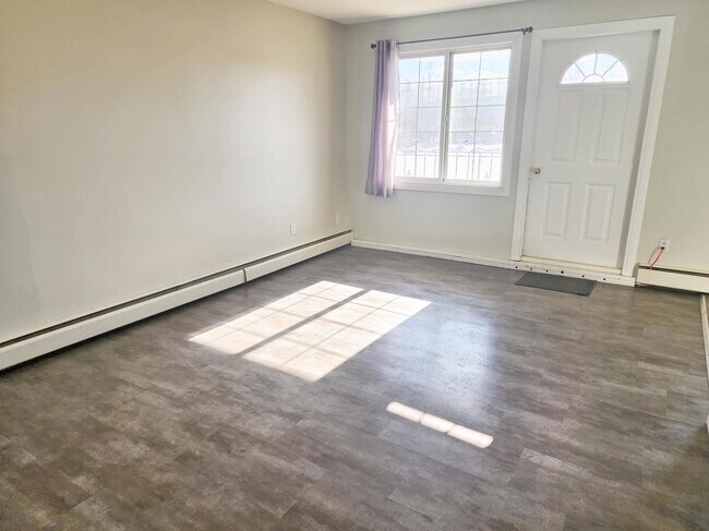 Building Photo - 4621 Veterans Way Unit 21 - FURNISHED - DNR