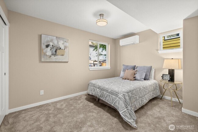 Photo - 6423 Ellis Ave S