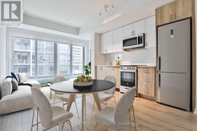 Photo - 1195 The Queensway Unit 412
