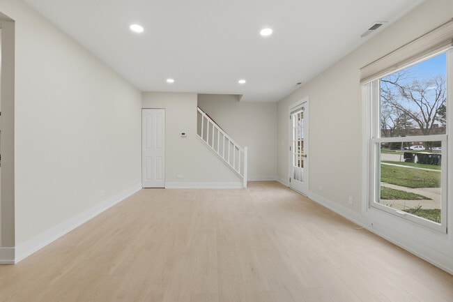 Photo - 763 Wellington Ave