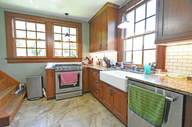 Photo - 600 E Main St