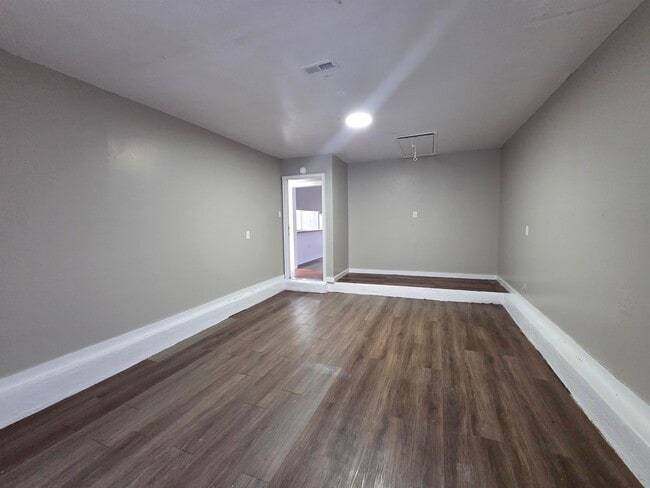 Photo - 5787 Northland Dr