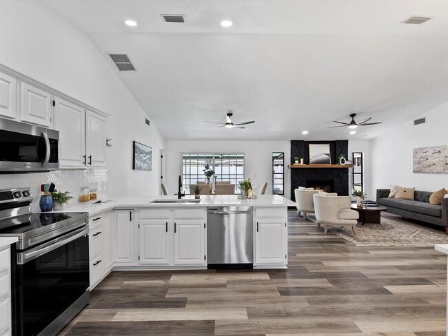 Photo - 4715 Kemble Ct