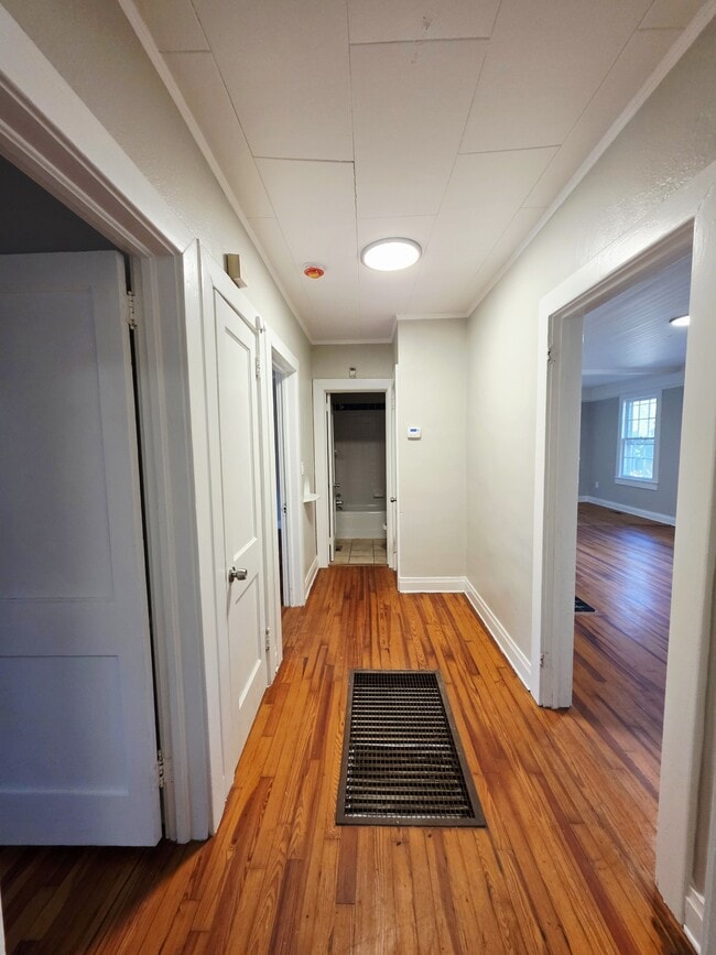 Photo - 205 E North St