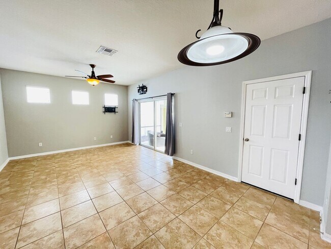 Photo - Experience Elevated Living in Orlando’s Finest - 4 BD / 3 BA Beautiful Home!