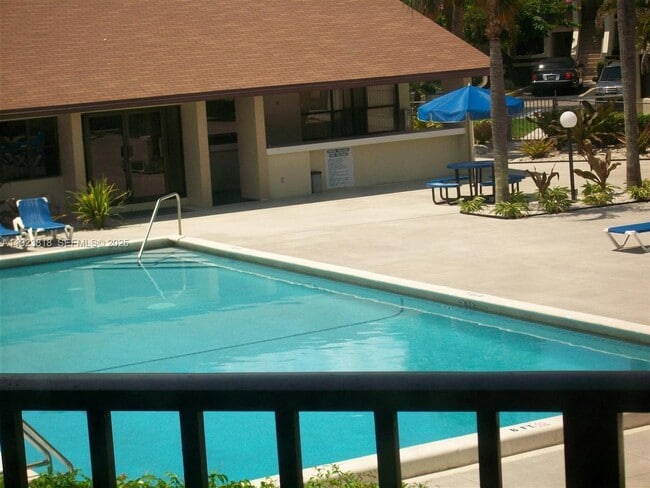 Photo - 5494 Courtyard Dr Unit 5494