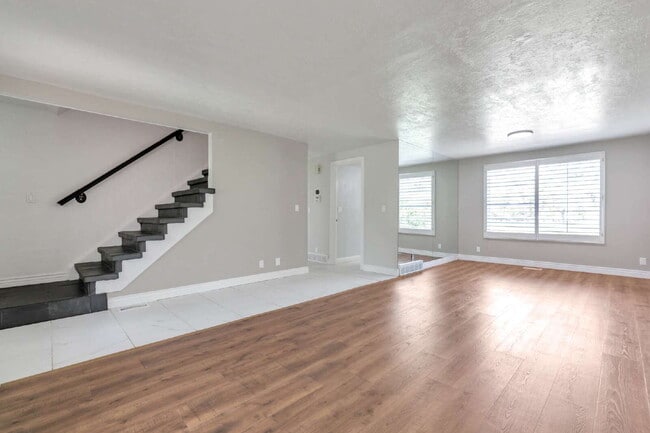 1260 Norwalk Rd