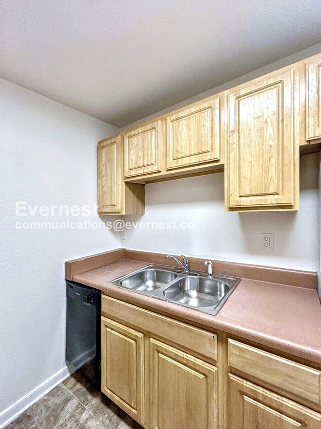 Photo - 3530 E Richmond Rd