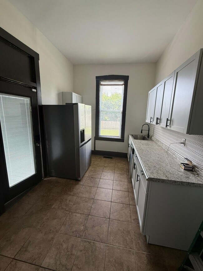 Photo - 2634 Arsenal St