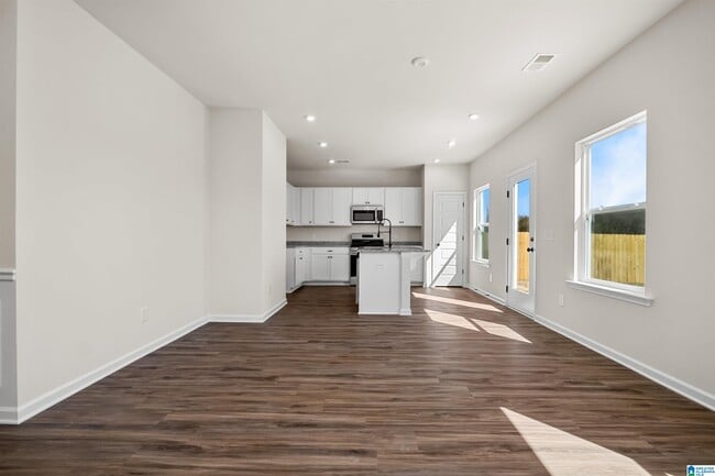 Photo - 608 Pine Valley Trl