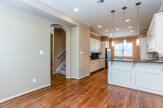 Photo - 1714 Van Buren St