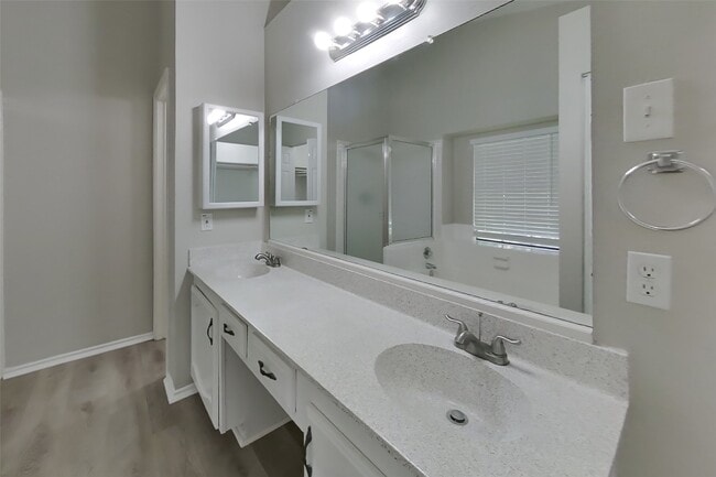 Building Photo - 7811 Bluff Trail Dr