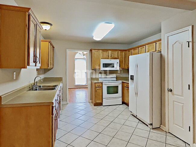 Photo - 7209 Sir William Dr