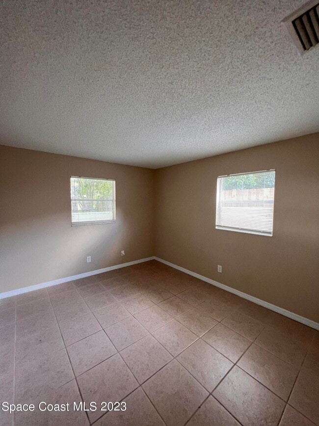 Photo - 118 Olive St
