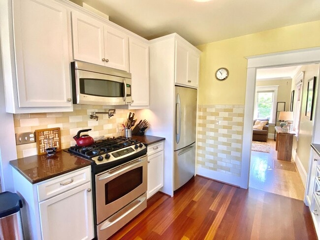 4337 NE 23rd Ave