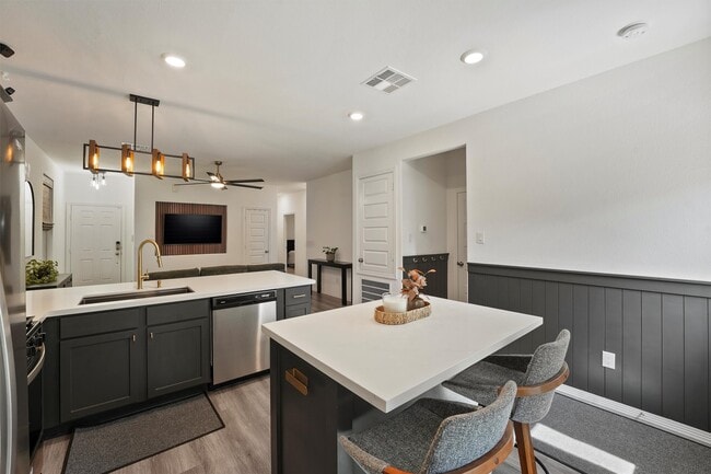 Photo - 16638 Spirit St