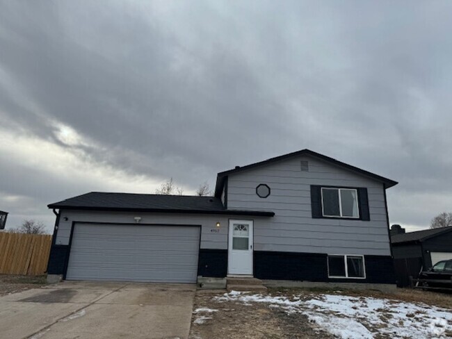 Building Photo - Cozy Pikes Peak Panorama 3BD/1.5BA Split-L... Rental