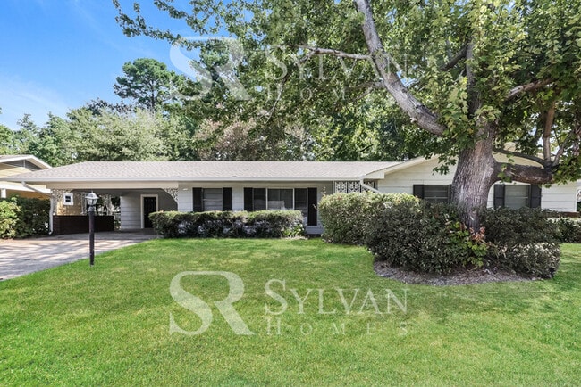 The living is easy in this 3 bedroom, 2 ba... - The living is easy in this 3 bedroom, 2 ba... House