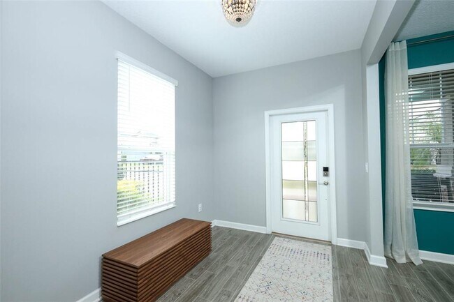 Photo - 12003 Theme Alley