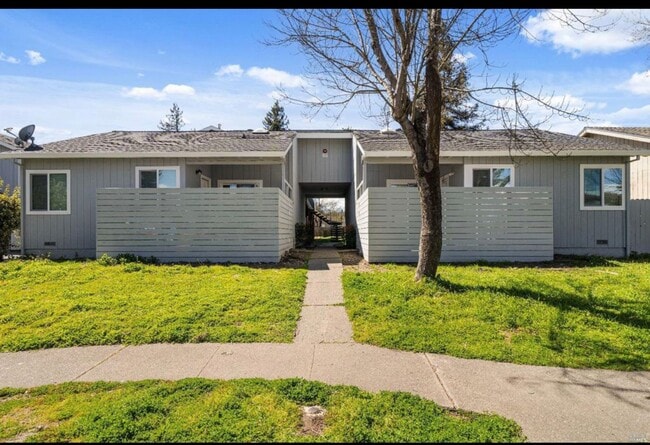 Building Photo - Kenton Court Unit B Rental