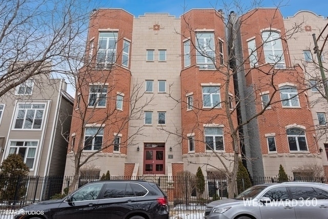 Building Photo - 2629 N Ashland Ave Unit 1A