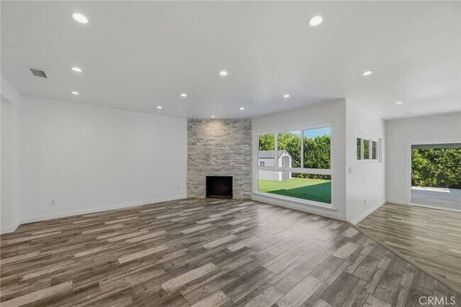 Photo - 6658 Kosturas Pl