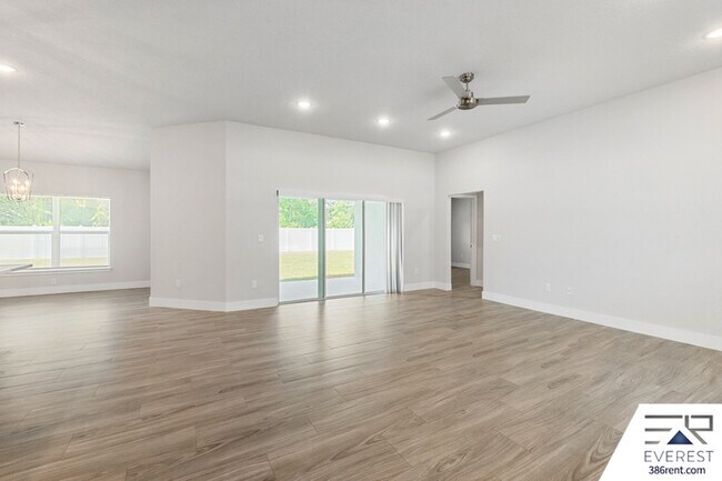 Photo - 8 Longview Ln