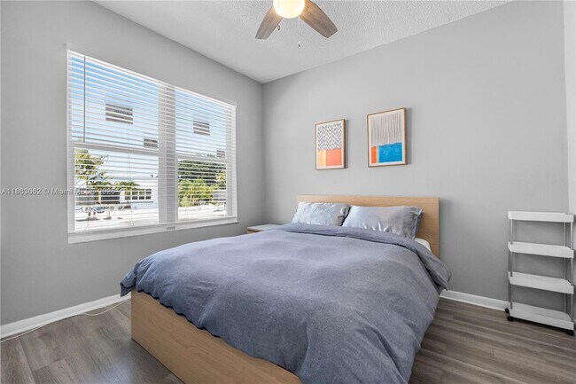 1320 Drexel Ave Unit 305