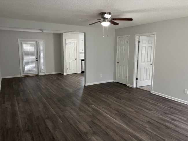 Photo - 532 Kenton Dr