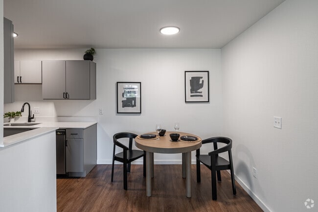 2BR, 1BA - 790 SF - Dining Area