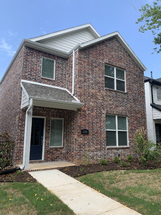 Building Photo - 2339 E Amherst Aly Rental