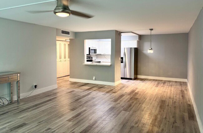 Photo - 1301 River Reach Dr Unidad 111