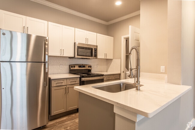 1 Br, 608 SF, Kitchen - Rosemary